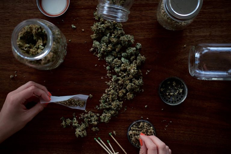 Trainwreck Kratom Navigating Its Unconventional Blend and Impact