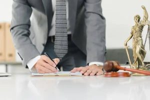 Personal Injury Attorneys and the Legal Process of Suing for Faulty Auto Repair Work Leading to Accidents